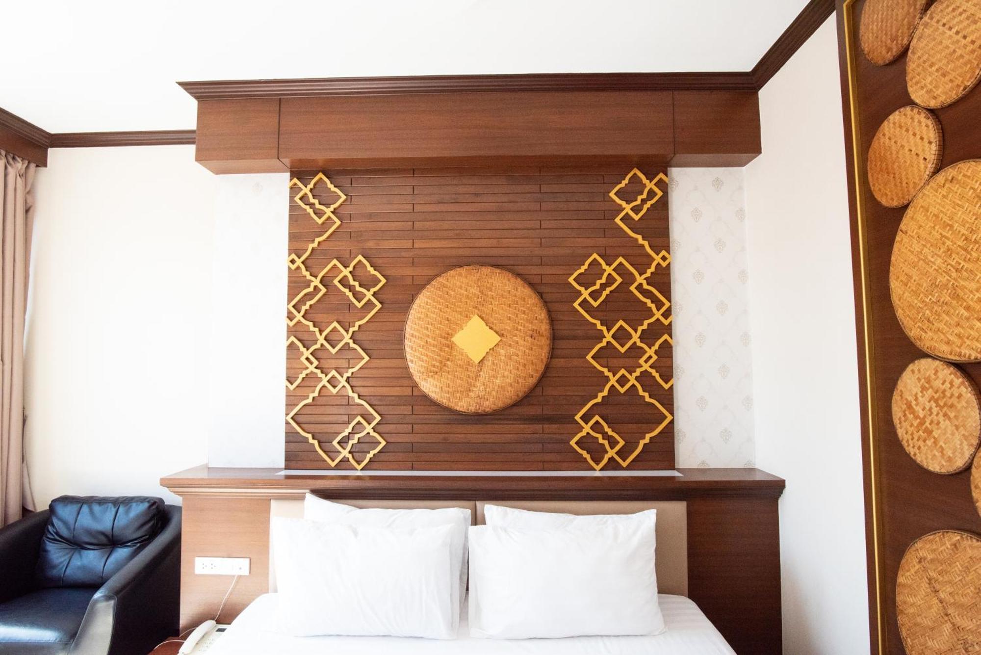 The Proud Hotel Ubon Ratchathani Eksteriør billede